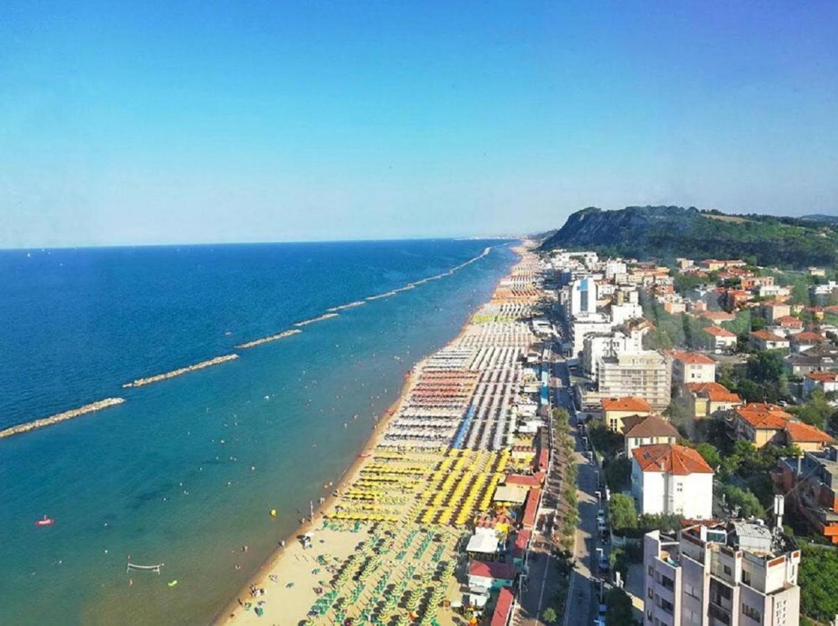 Casa Gramsci Luxury Apartment Pesaro Eksteriør bilde
