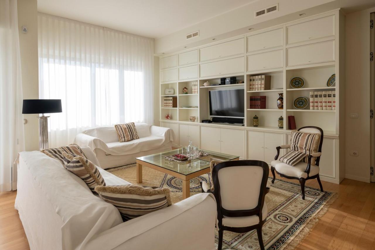 Casa Gramsci Luxury Apartment Pesaro Eksteriør bilde