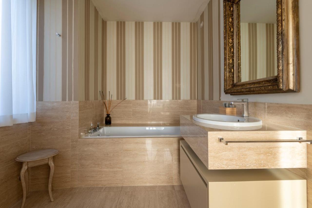 Casa Gramsci Luxury Apartment Pesaro Eksteriør bilde