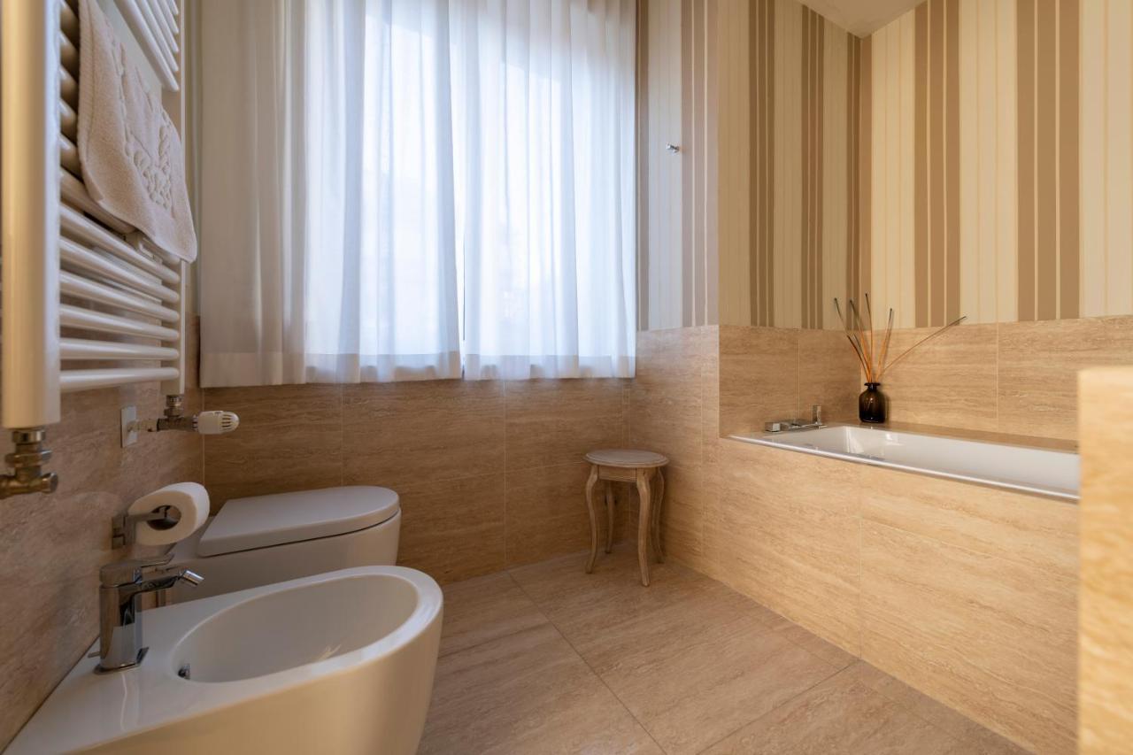 Casa Gramsci Luxury Apartment Pesaro Eksteriør bilde